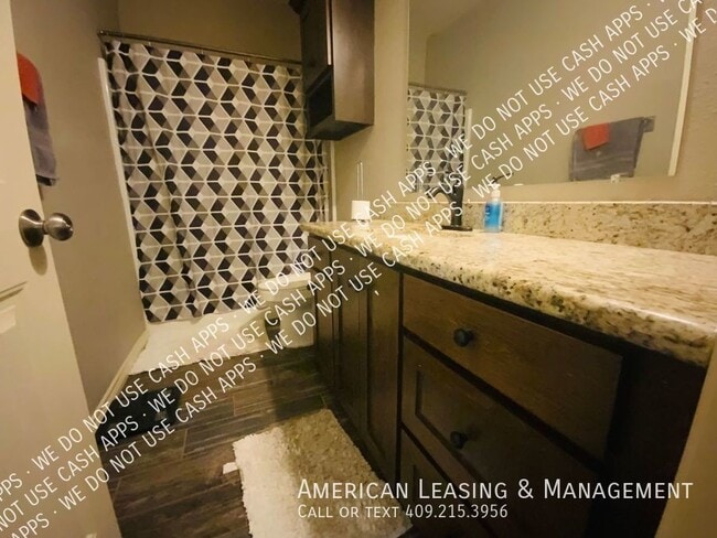 Building Photo - Beautiful Newer Construction, 3 bedroom-2 ...