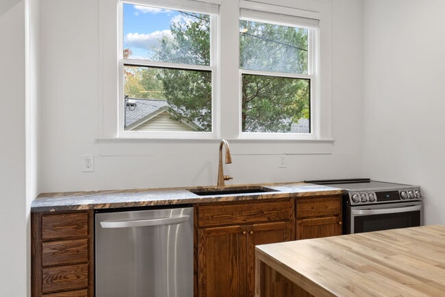 Building Photo - McCullough Heights