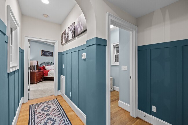 Building Photo - 11 Grey Oak