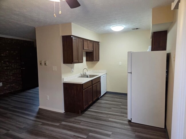 Building Photo - 20-32 Church St - 32-9