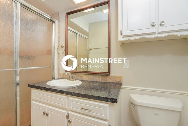 Building Photo - 3 Bedroom Pet-Friendly Home in OKLAHOMA CITY, OK with Main Street Renewal