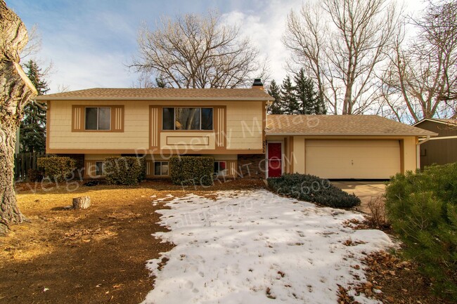 Building Photo - Short Term Lease! Spacious Home in Mid-Tow...