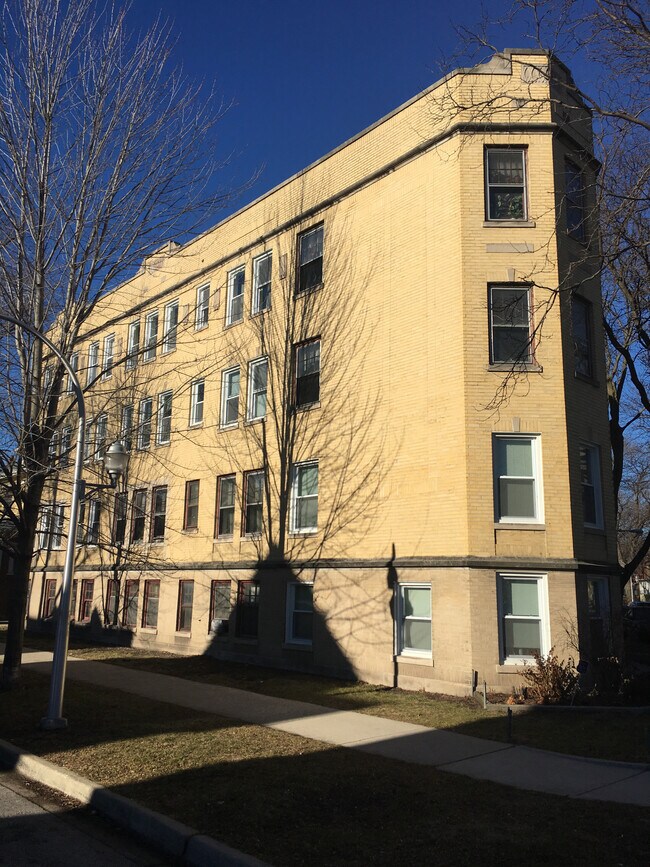 Building Photo - 5700 N Magnolia Ave