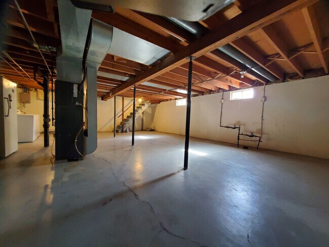 Building Photo - Coolidge