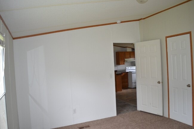 Building Photo - Mobile Home for Rent