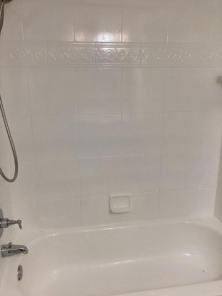 Building Photo - 1215 Crystal Way