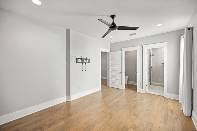 Building Photo - 56 Penelope St