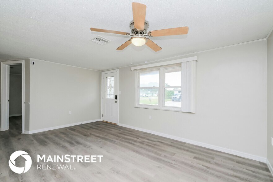 Building Photo - 9211 Chatam Ln