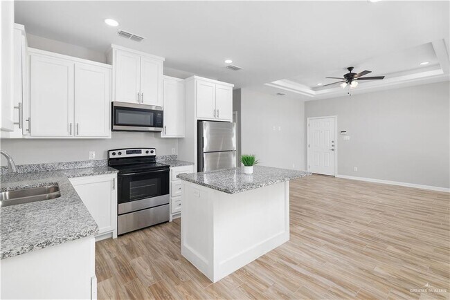 Building Photo - 810 N Blair Ave