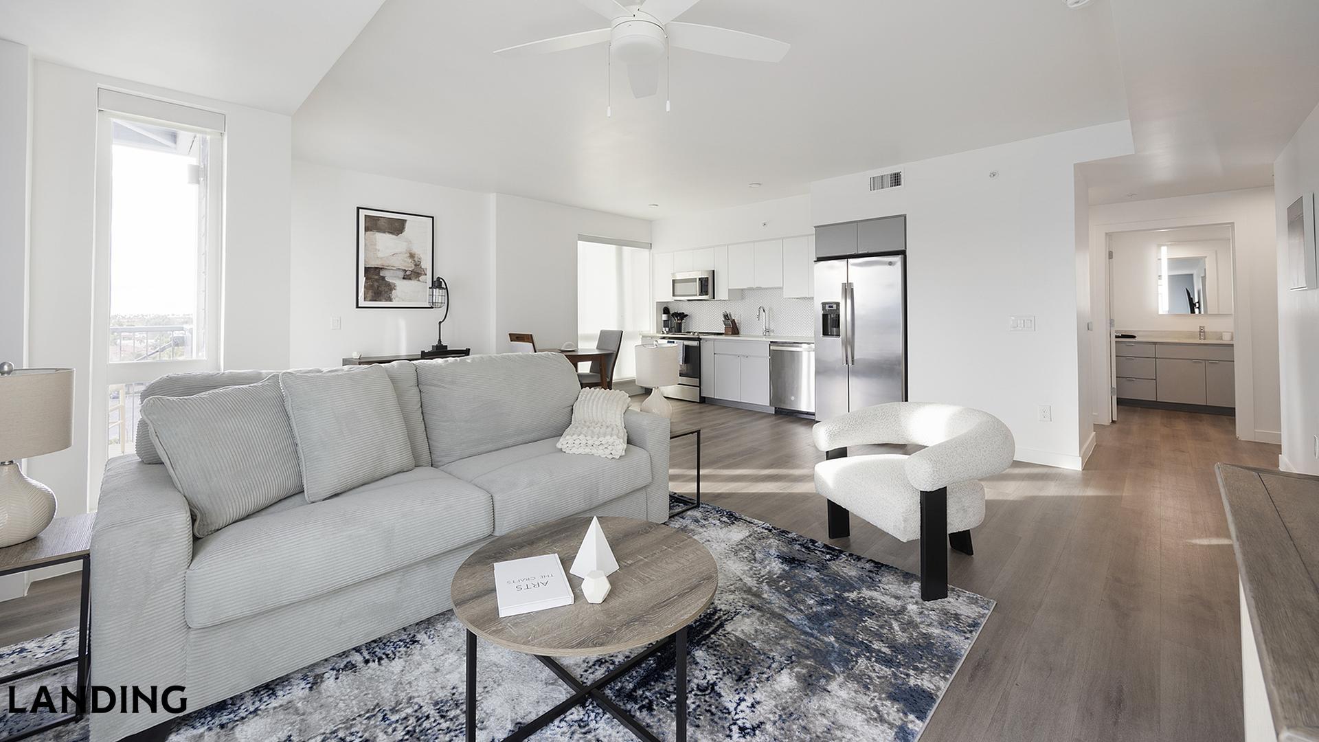 Building Photo - 707 S Farmer Ave