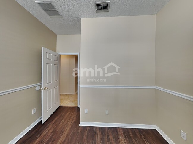 Building Photo - 13136 Oulton Circle