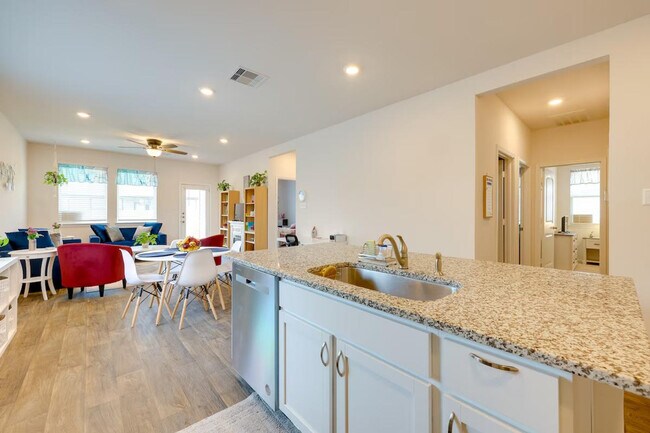 Building Photo - 145 Greenbelt Reservoir Pass