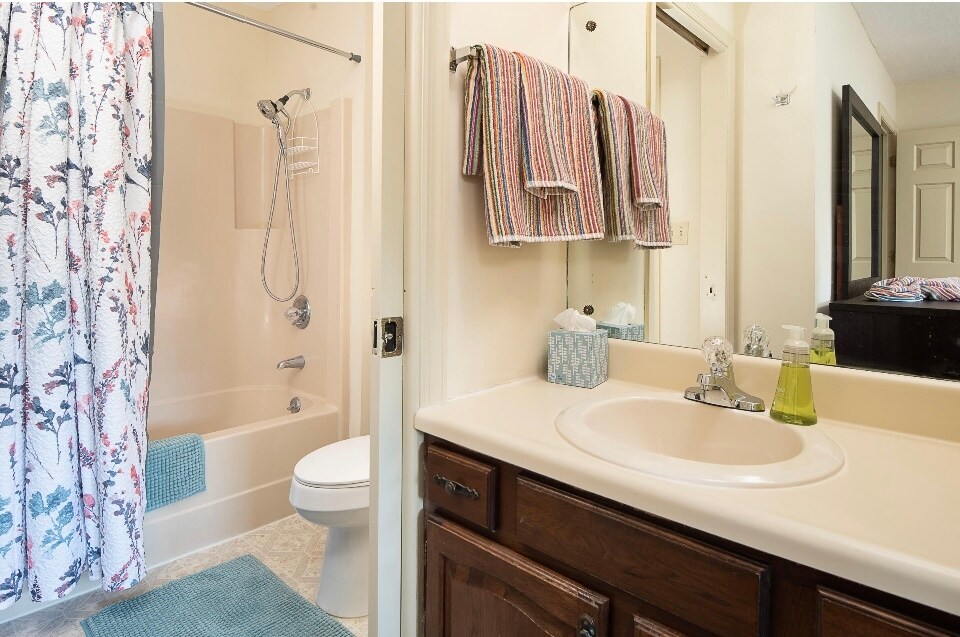 Building Photo - 103 Arcadia Lane Unit D