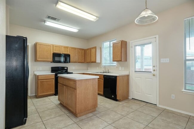 Building Photo - 116 Rio Grande Dr