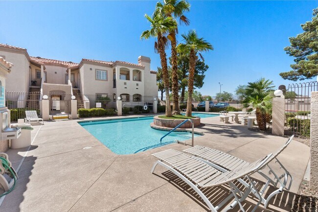Building Photo - Gorgeous 2 Bedroom Townhome with attached ...