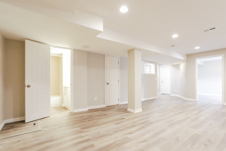 Building Photo - 2876 S Tower Way