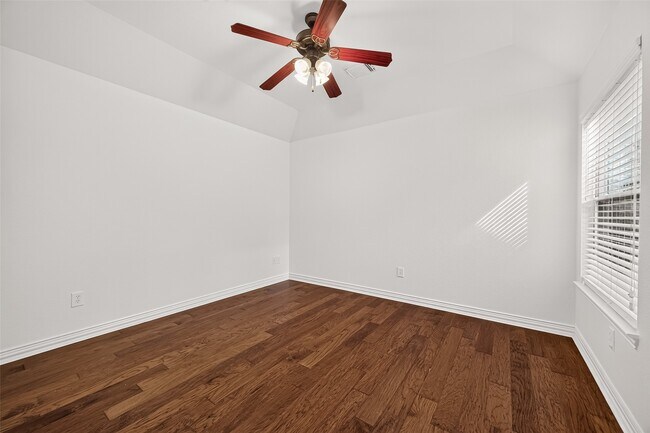 Building Photo - 18 Petal Park Pl