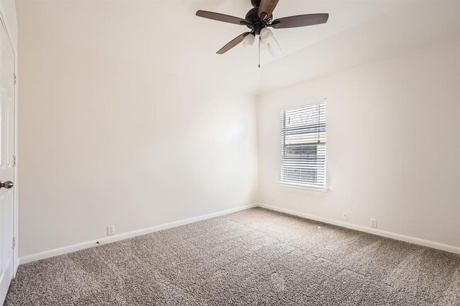 Building Photo - 3423 Shiraz Loop