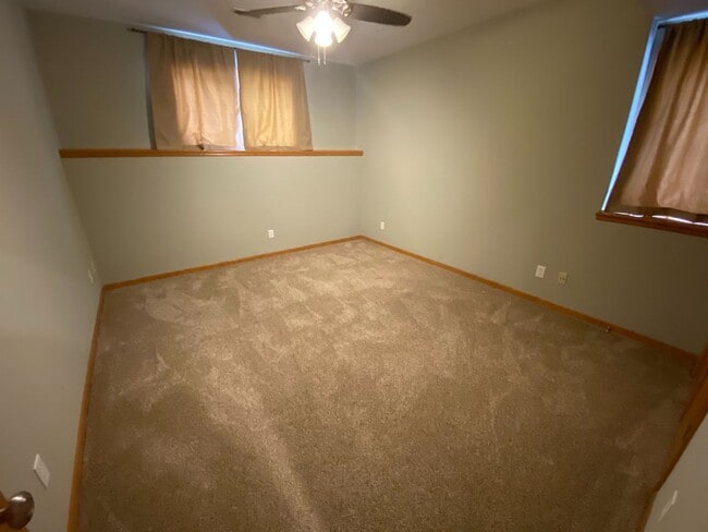 Building Photo - Wonderful Fox Chase home with fantastic sp...