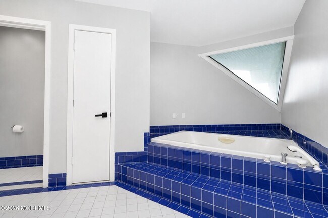 Building Photo - 401 Overlook Dr