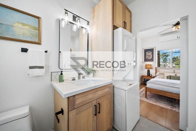 Building Photo - 4286 Samoset Ave