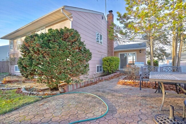 Building Photo - 34 Oakley Dr