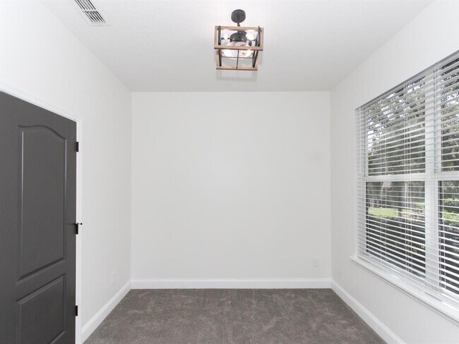 Building Photo - 687 Statenville Ct