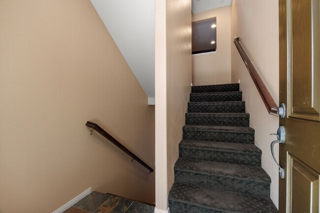 Building Photo - 10410 Duxbury Ln