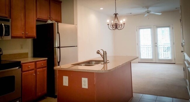 Building Photo - 926 Price Ln