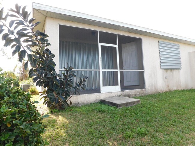 Building Photo - 617 SE 7th St