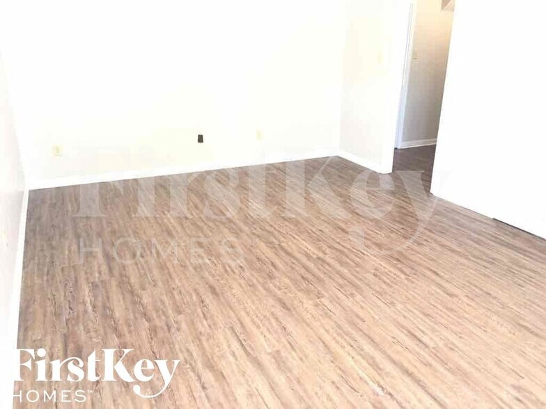Building Photo - 5607 Sweet Gum Dr