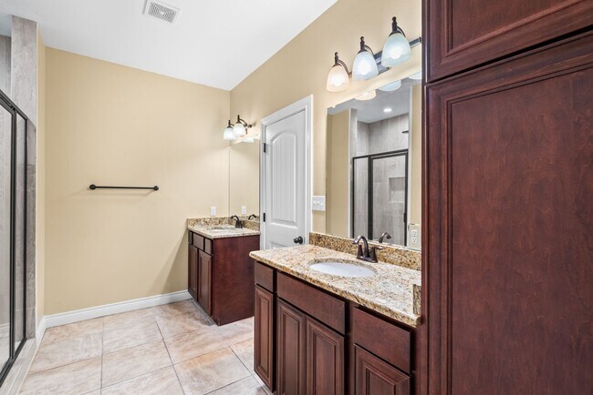 Building Photo - 5605 Allier Dr