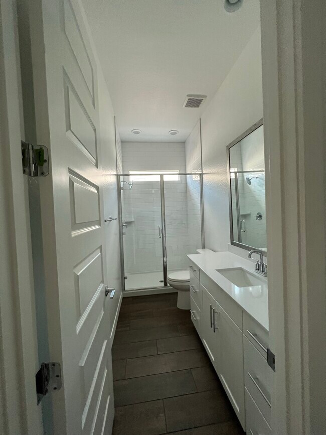 Building Photo - 19605 W Cheery Lynn Rd