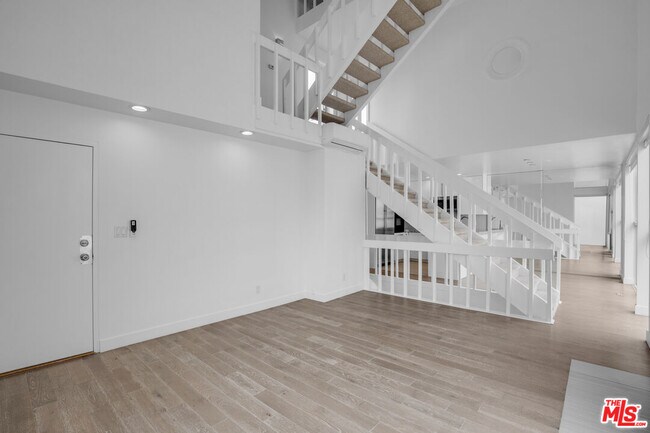 Building Photo - 1 Ironsides St