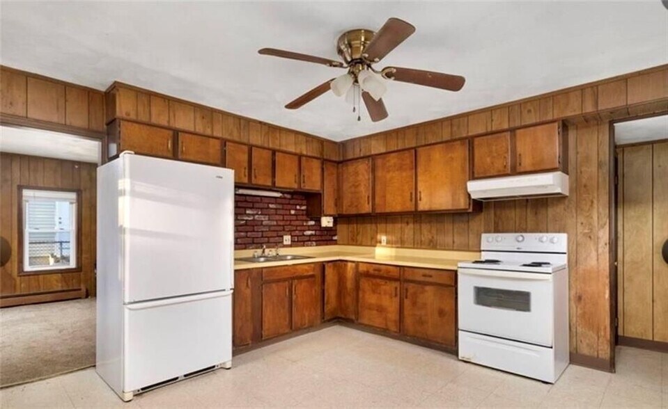 Building Photo - 14 Douglas St