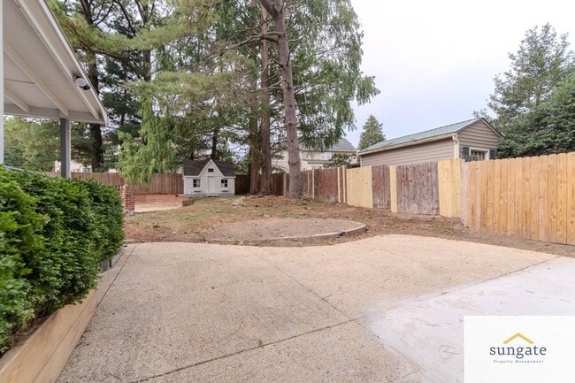 Building Photo - 11319 Harding Rd