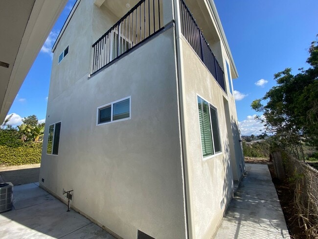 Building Photo - New Build (2022)!! 4BD/2BA, Great Views!!