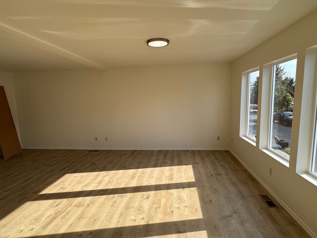 Building Photo - FULLY GUTTED & RENOVATED 4-Bedroom Condo Near Montana State University