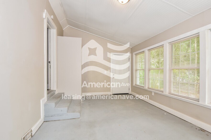 Building Photo - 4304 Windemere Ave