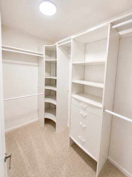 Building Photo - 50 Corniche Dr