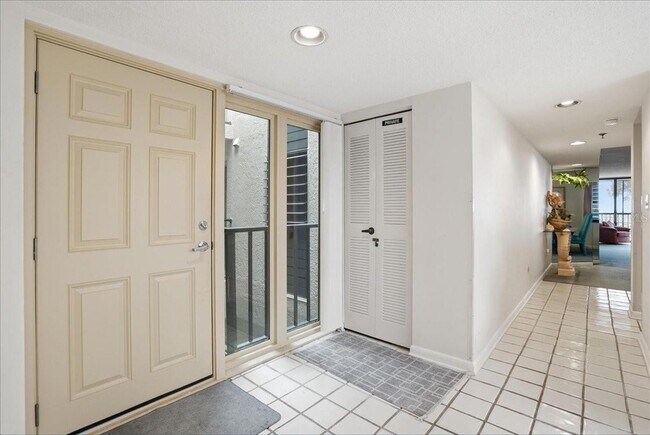 Building Photo - 5611 Gulf of Mexico Dr