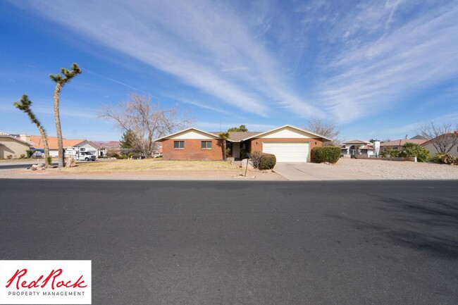 Building Photo - Upgraded 3 Bedroom Home in Bloomington Hills