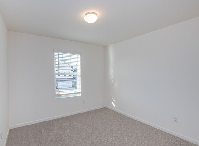 Building Photo - BEAUTIFUL 3BD/2.5BTH Townhome in Belmont a...