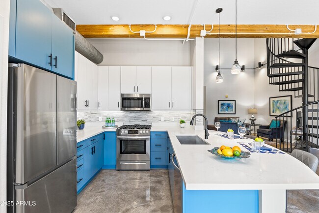 Building Photo - 914 E Osborn Rd