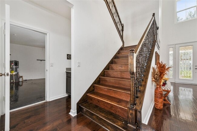 Building Photo - 4306 Old Sycamore Loop