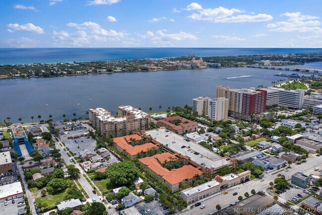 Building Photo - 1803 N Flagler Dr