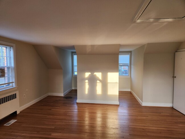 Building Photo - 9577 Shenandoah Dr