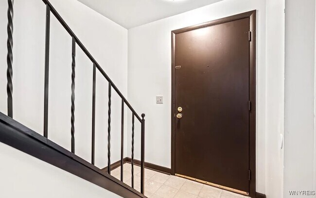 Building Photo - 313 Kaymar Dr