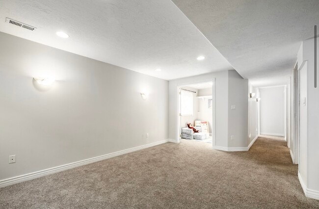 Building Photo - 7544 S 2020 E