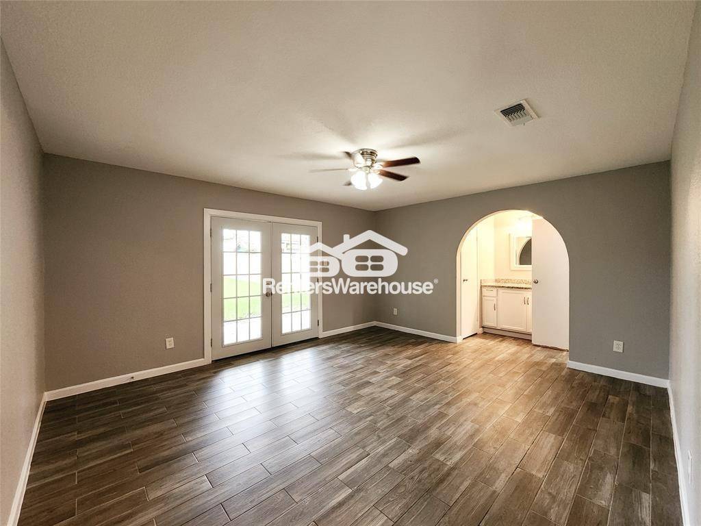 Building Photo - 2110 Hilton Head Dr